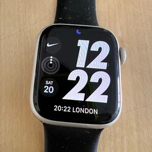 Apple Watch - Series 8 - 41mm